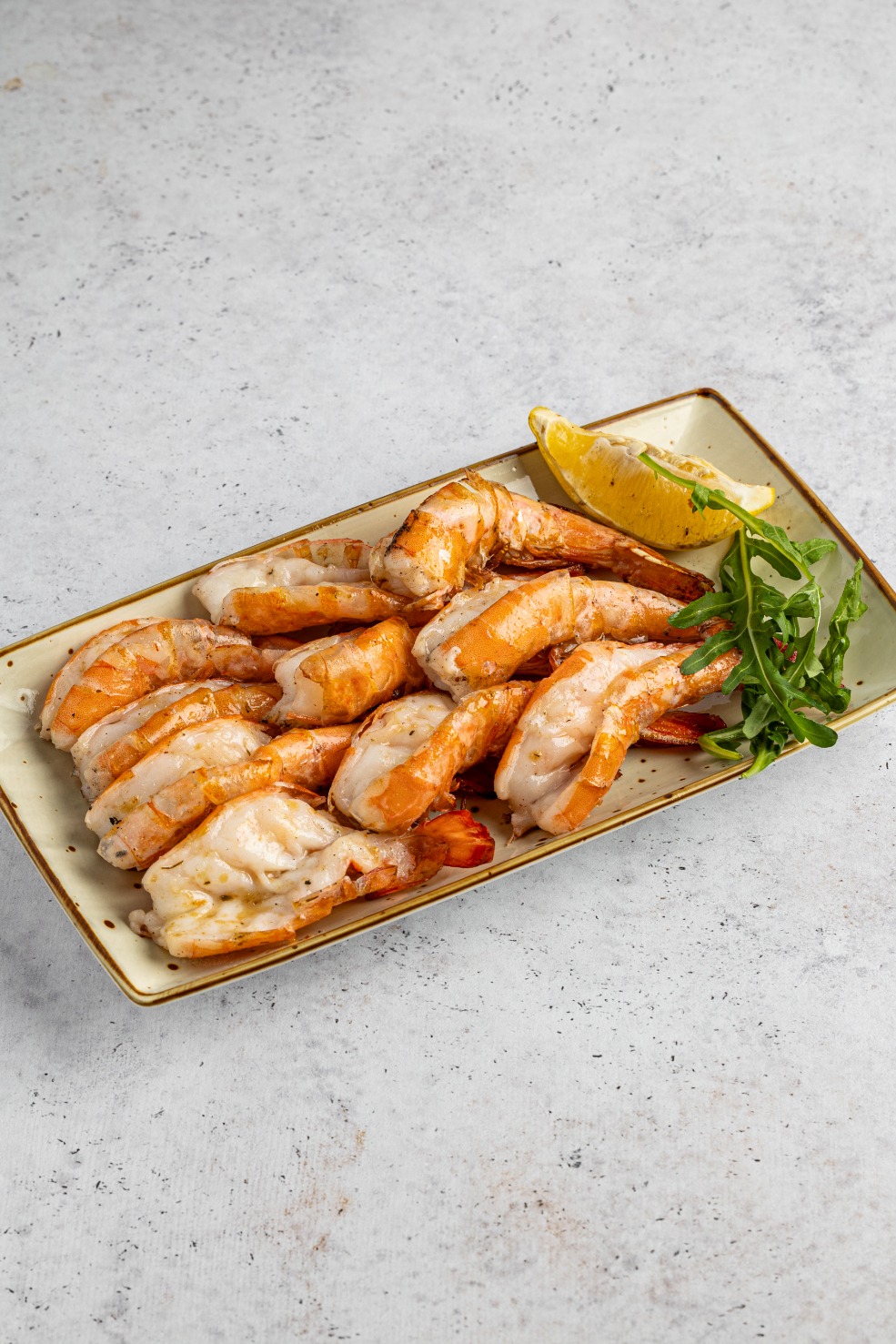 Любимые тигровые креветки с лимоном