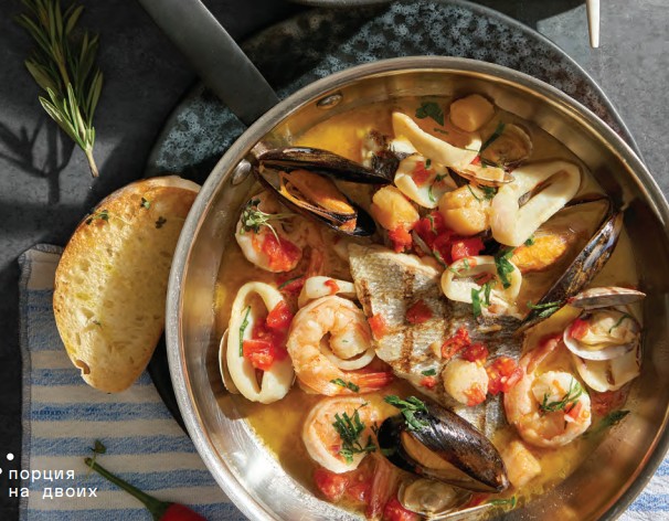 Соте из морепродуктов и дикой рыбой