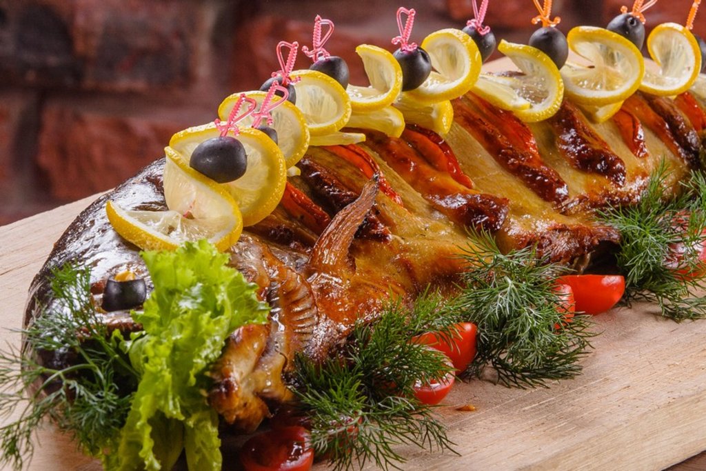 Форель фаршированная (цельная рыбка)