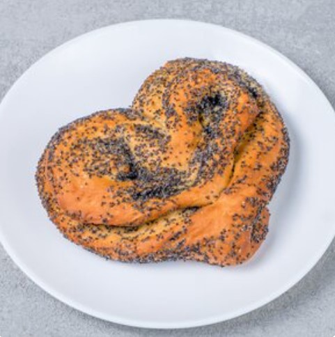 Булочка с маком