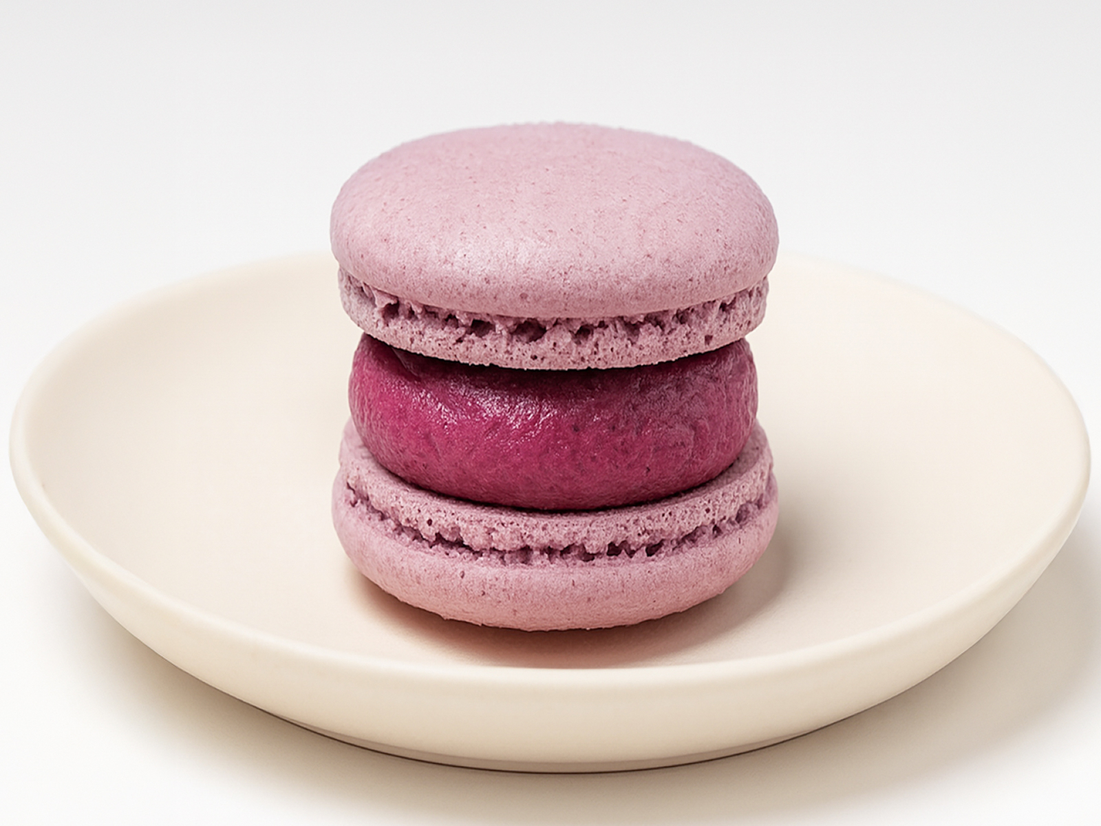 Макарон Черная смородина Mini