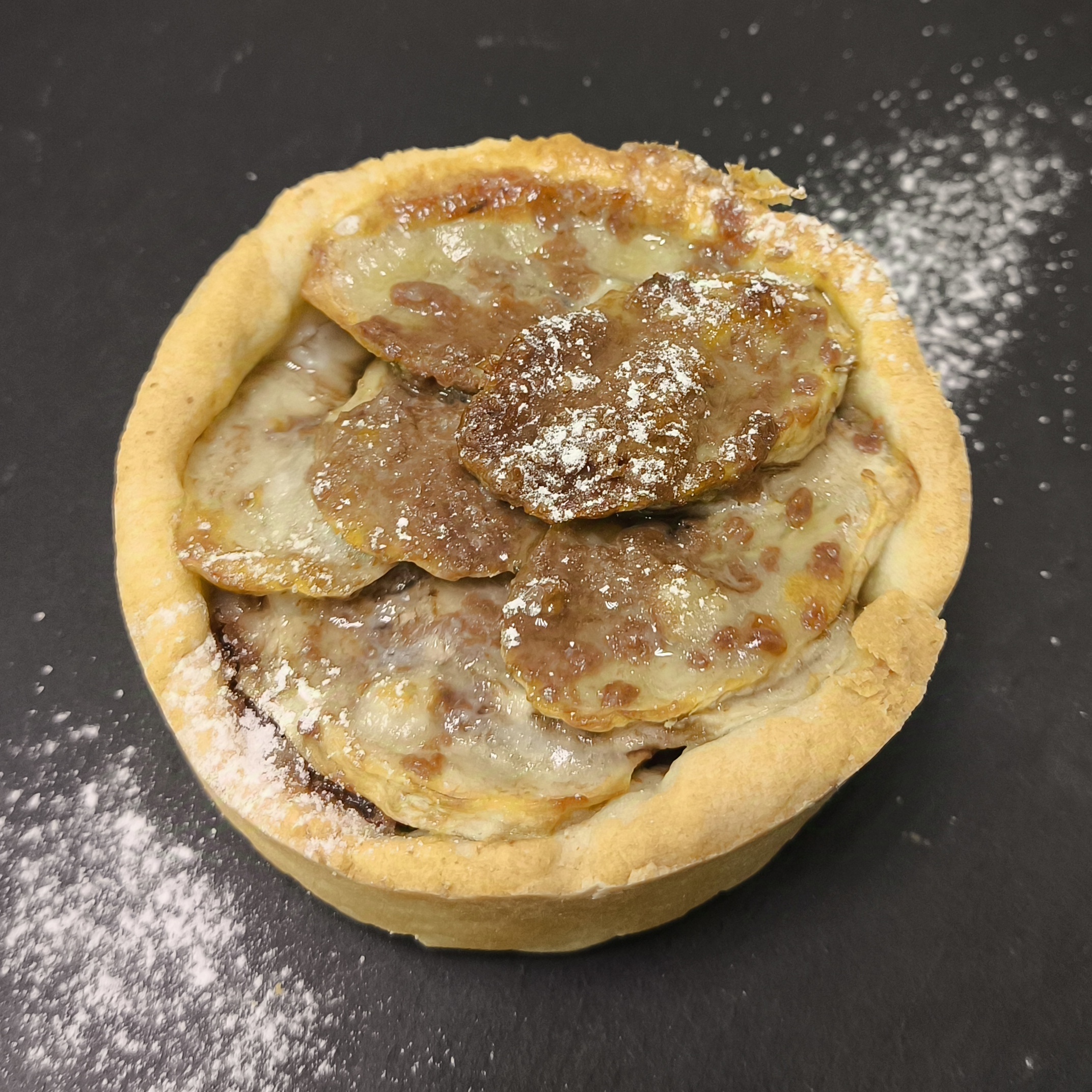 Мини-киш с бананом и молочным шоколадом