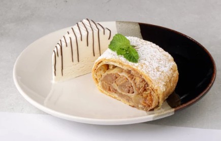 Штрудель с яблоком и корицей