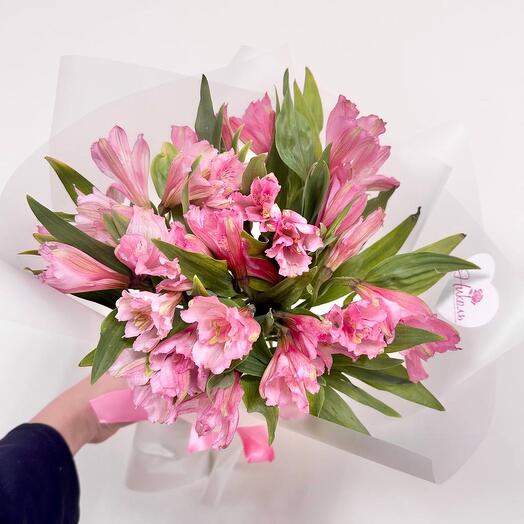 Букет из 7 розовых альстромерий