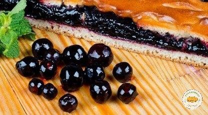 Песочный пирог с черникой