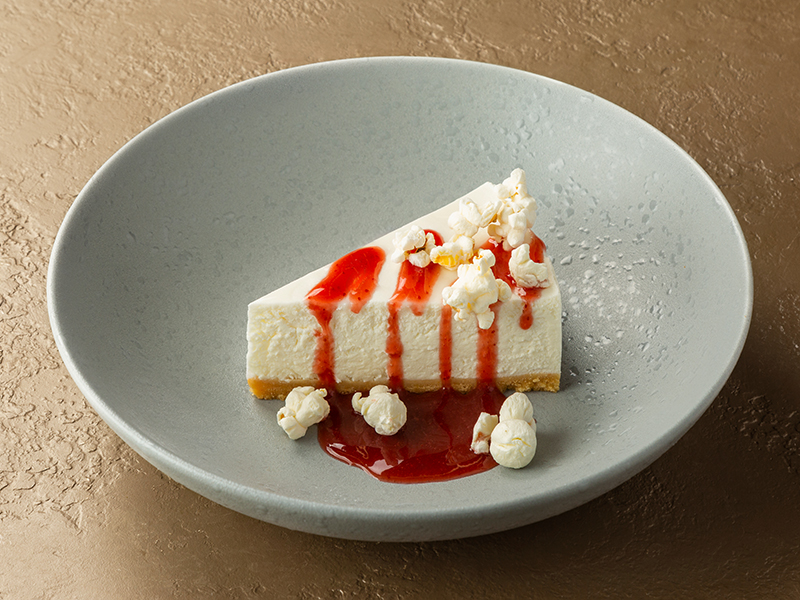 Сливочный чизкейк с клубничным соусом