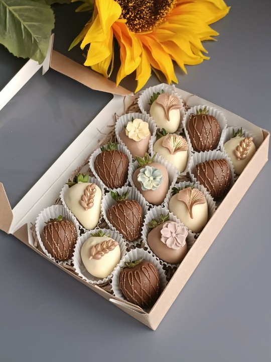 Клубника в шоколаде 15 ягод