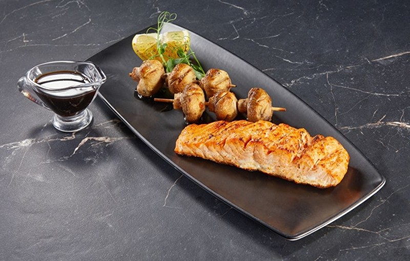 Стейк лосося на гриле