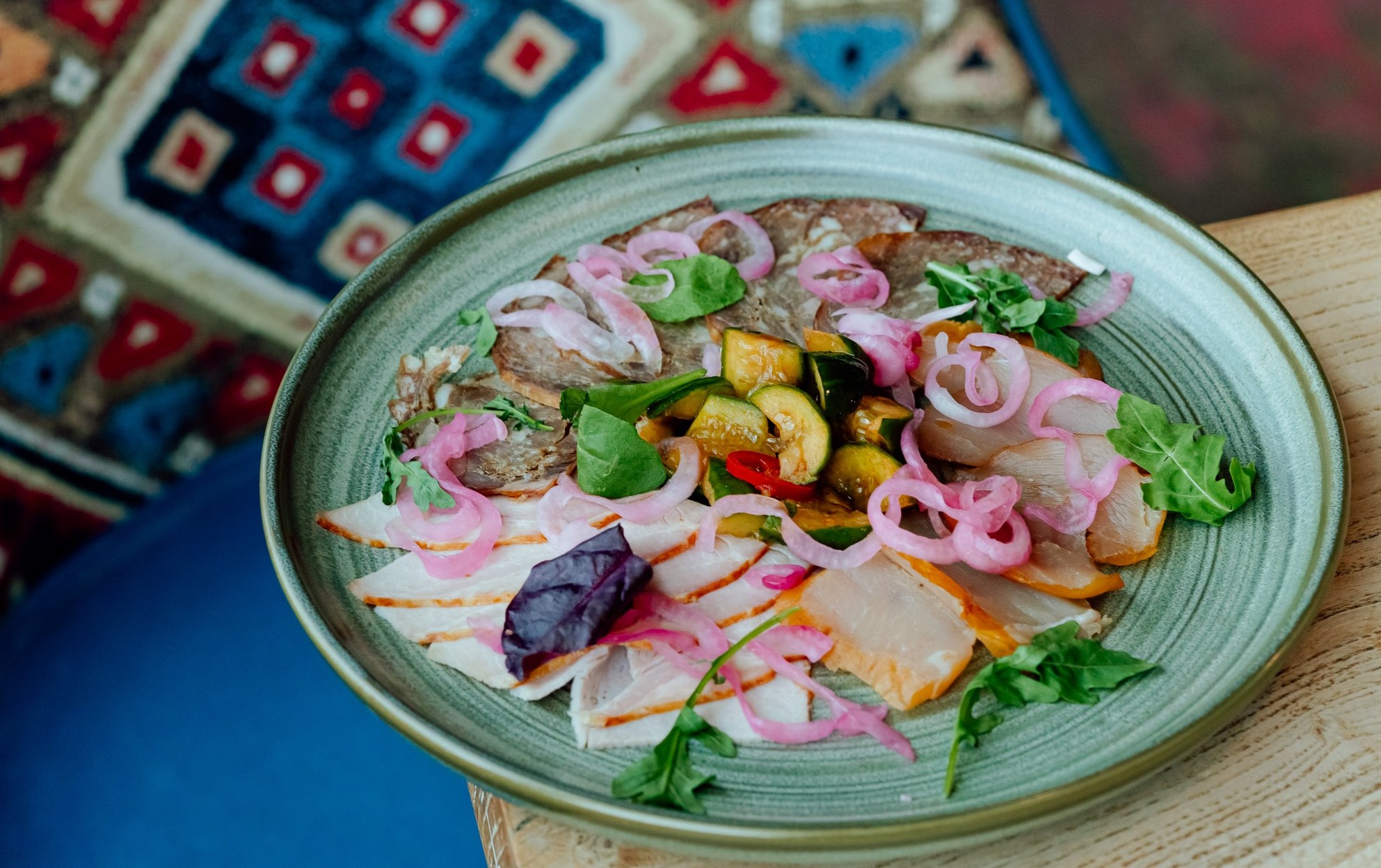 Мясные деликатесы