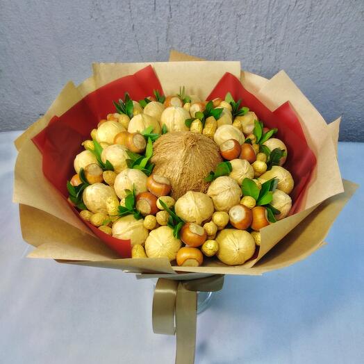 Букет из орехов с кокосом