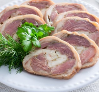 Рулет из свиной рульки