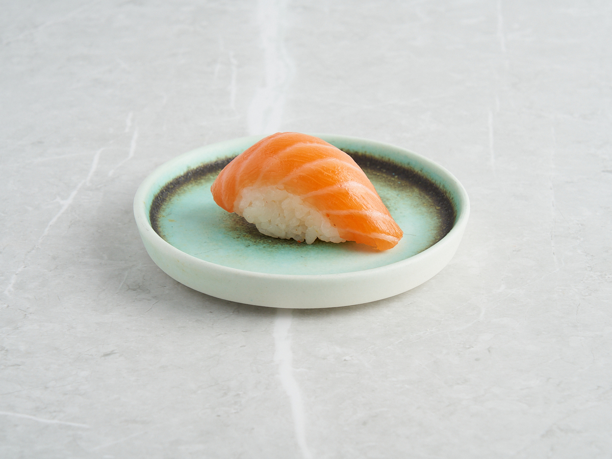Суши лосось