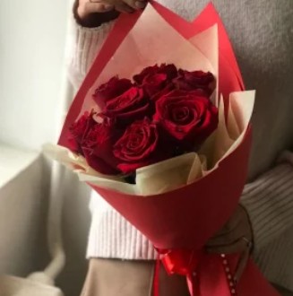 9 роз в мягкой упаковке