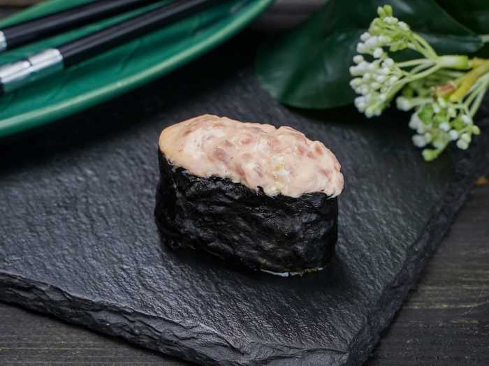 Суши "Спайс тунец"