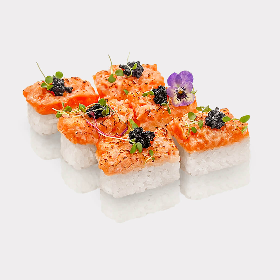 Опалённый осидзуси с сёмгой