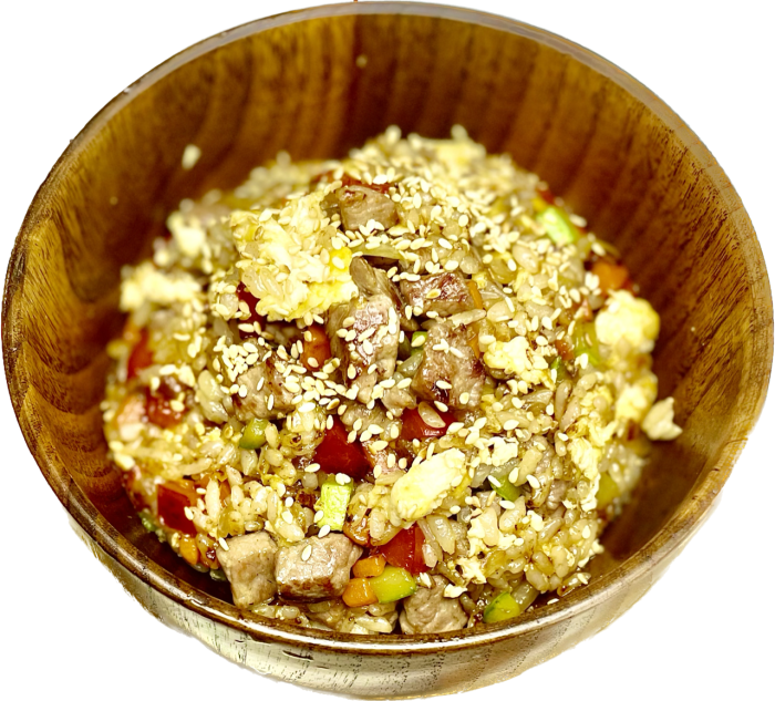 Тяхан рис со свининой, овощами и яйцом