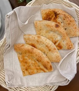 Фокачча с чесноком и орегано