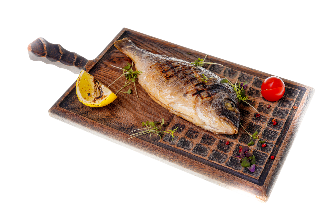 Дорадо на гриле (цена за 100 г. Средний вес рыбы 250-300 г.)