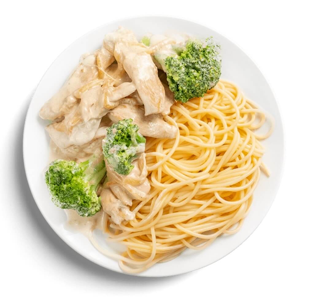 Курица с брокколи, сливками и спагетти