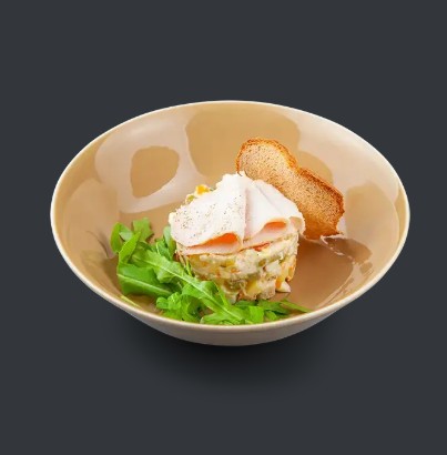 Салат Оливье с курицей и халапеньо