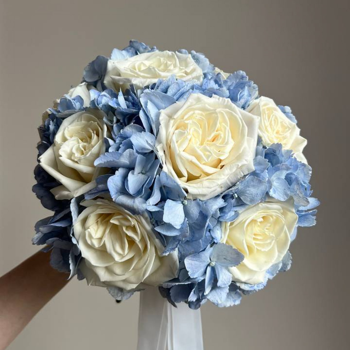 Букет невесты из гортензий и роз Артикул: 2142(предзаказ)