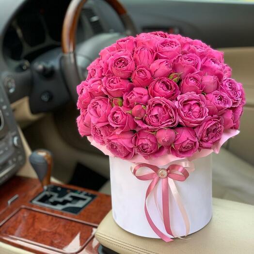 Цветы в коробке пионовидная роза