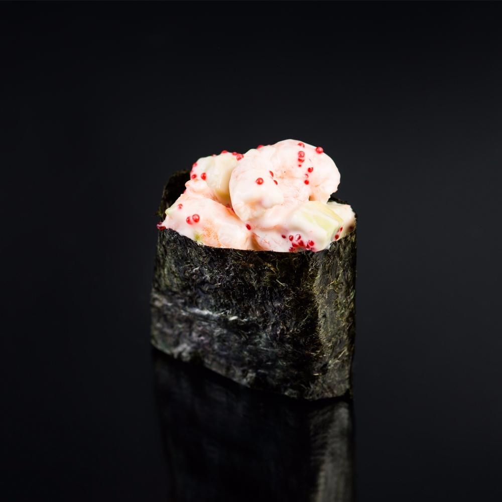 Гункан с креветками и огурцом