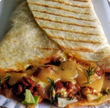 Тако с мясом чоризо