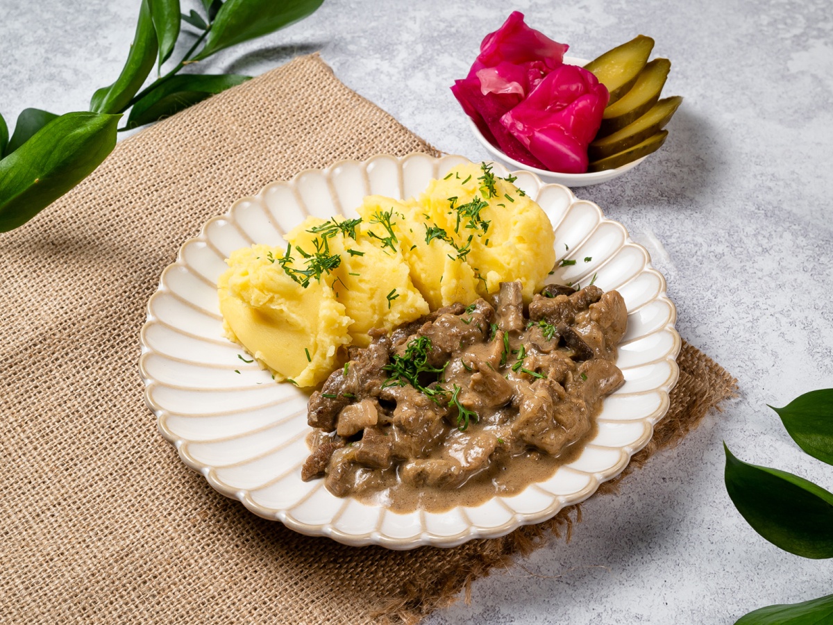 Бефстроганов из телятины