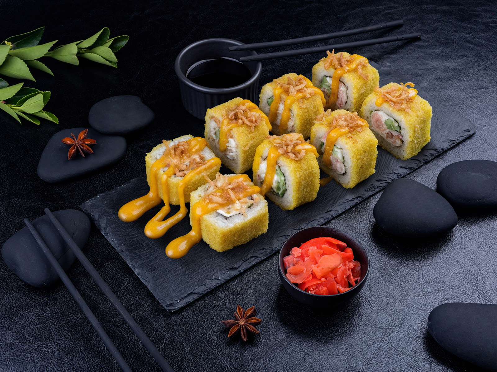 Жареный ролл Цезарь Креветка