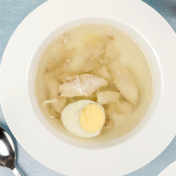 Куриный бульон с яйцом