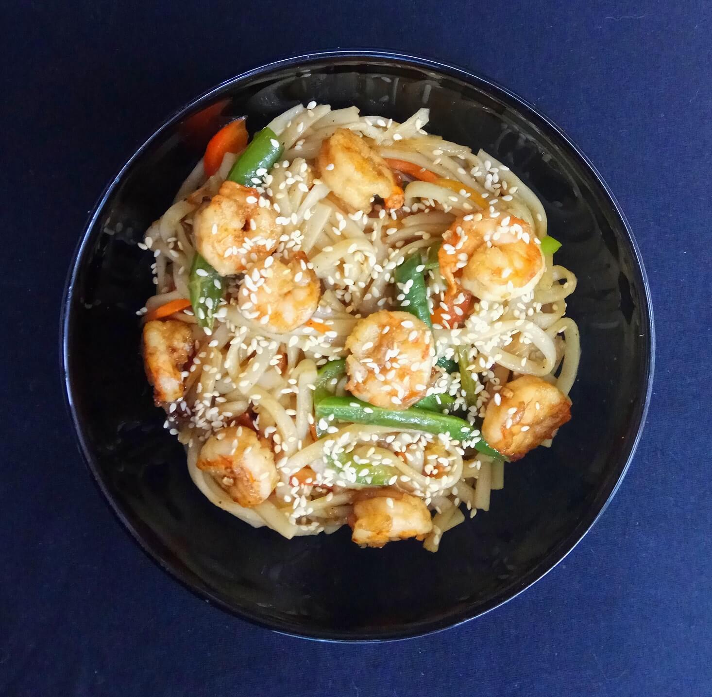 WOK Удон с креветками и овощами