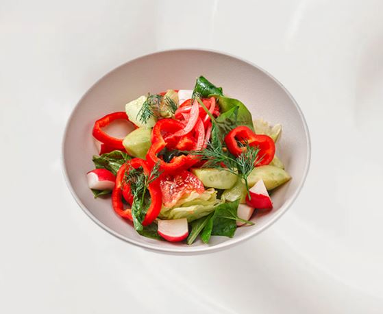 Салат Дачный из свежих овощей