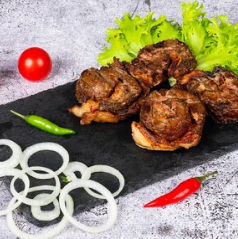 Шашлык из бараньей печени в курдюке