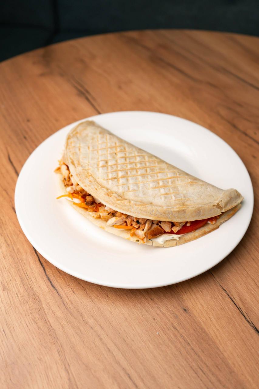 Шаурма с курицей в пите