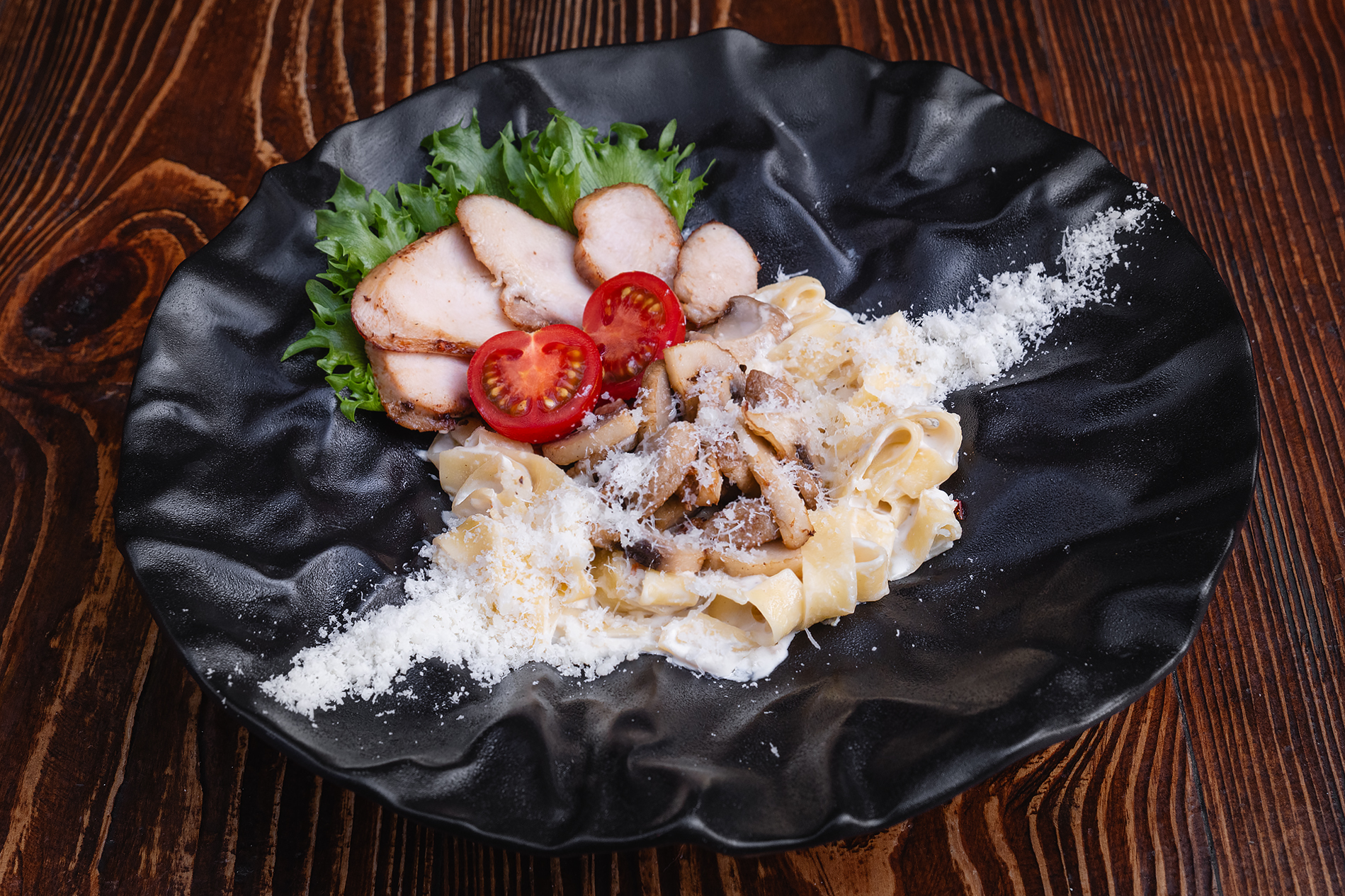 Феттучини с курицей и грибами