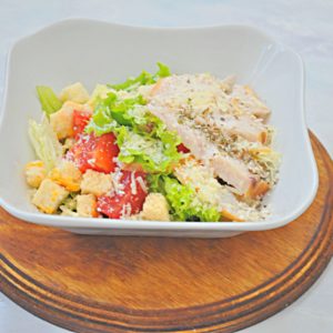 Цезарь с копченой курицей