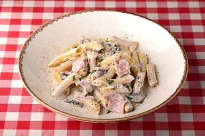 Пенне с ветчиной и грибами