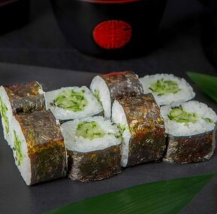 Капа маки с огурцом и кунжутом