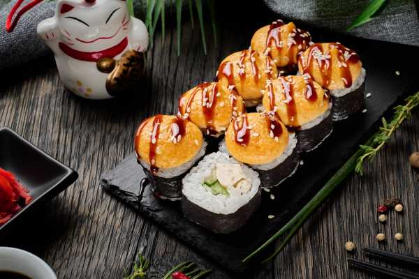 Горячий ролл с курицей