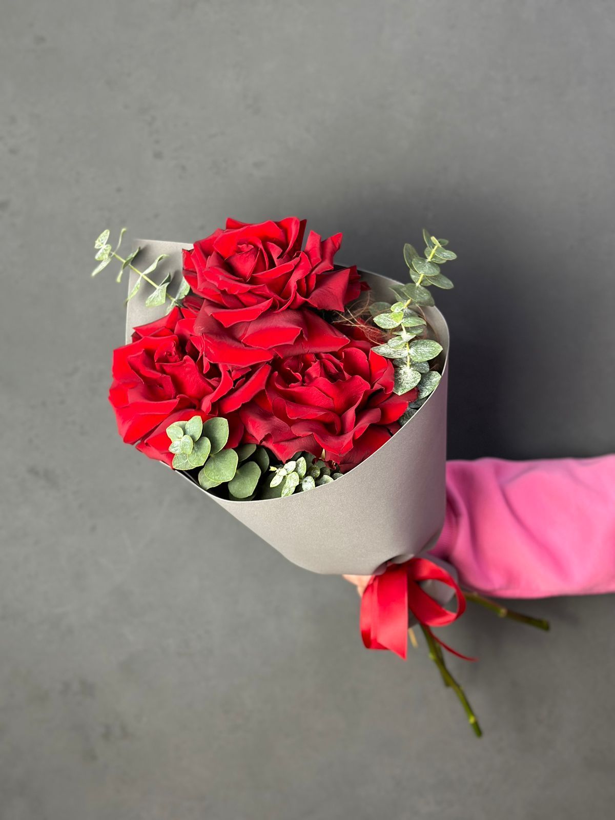 Розы эквадор 3 и эвкалипт 