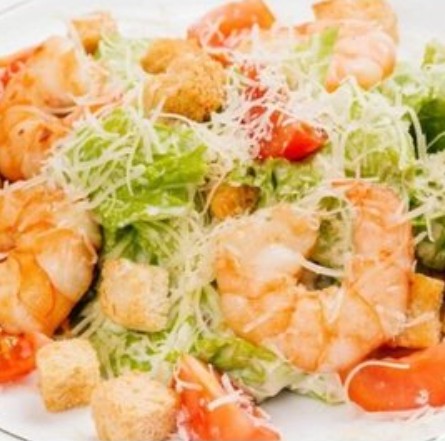 Салат Цезарь с креветками