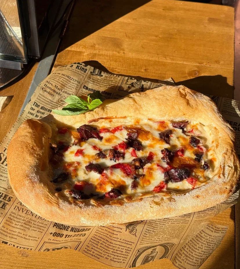 Пицца с Говяжьими щеками 