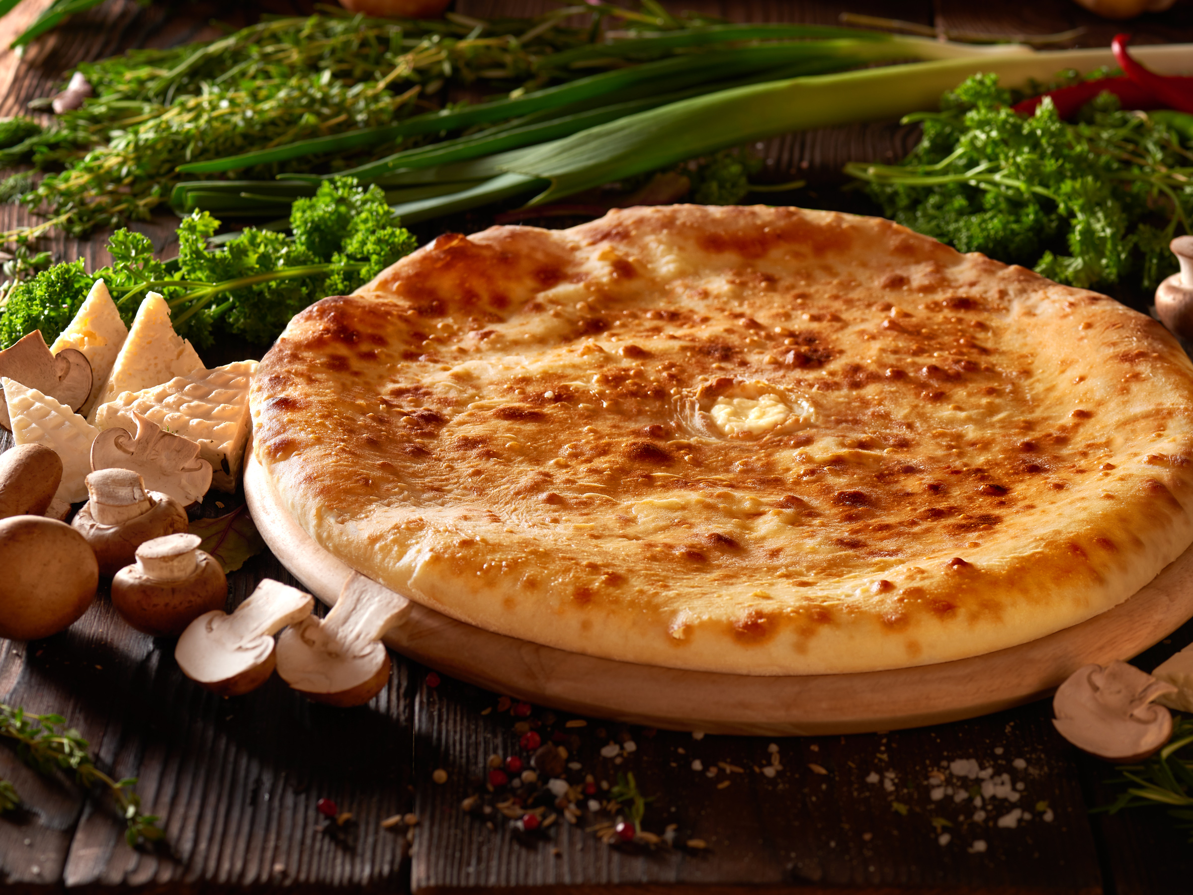 Пирог с  сыром и шампиньонами