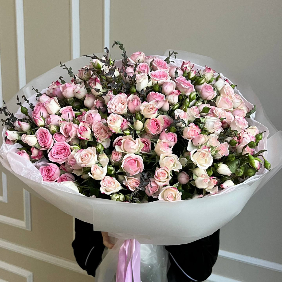 Моно букет из кустовых роз 2