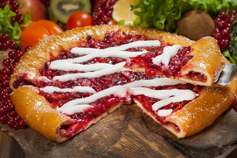 Пирог с брусникой и яблоком 1,5кг