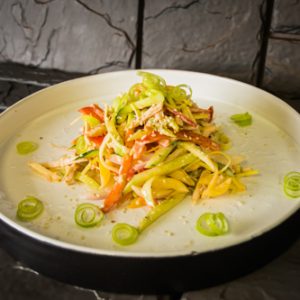 Салат с копчёной курицей