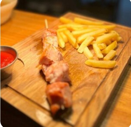 Куриный шашлычок с картошкой фри