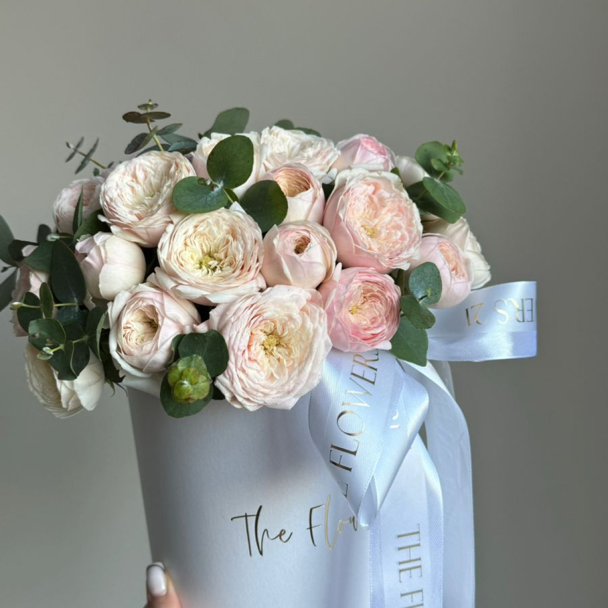 Коробочка с пионовидными розами (предзаказ)