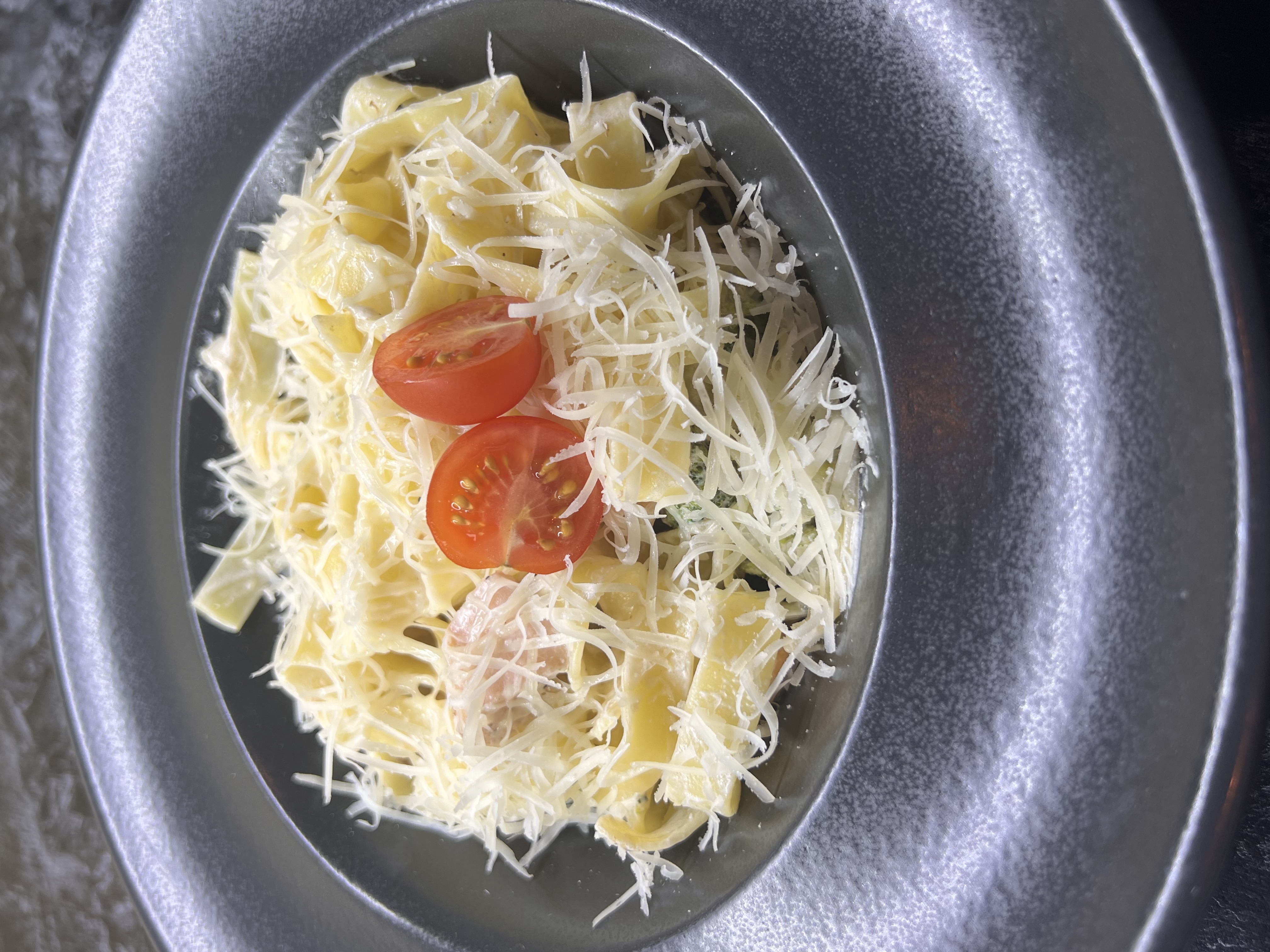 Фетучини с курицей и грибами